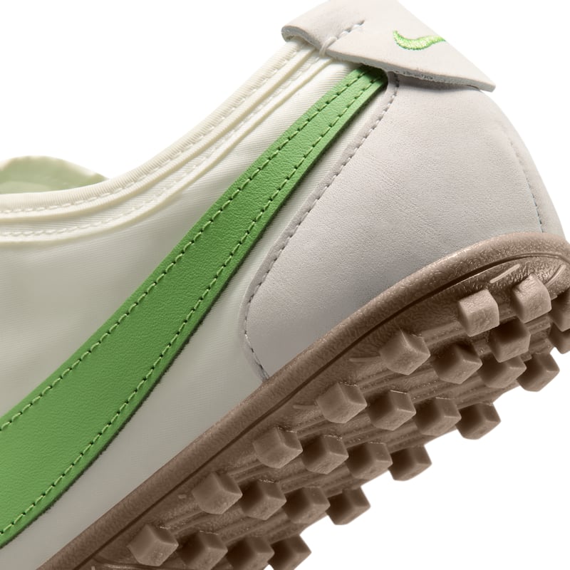 Nike Moon Shoe OG sneakers "Sail & Chlorophyll" | Kvinnor | Sportstyle | 08 | SPORTSHOWROOM