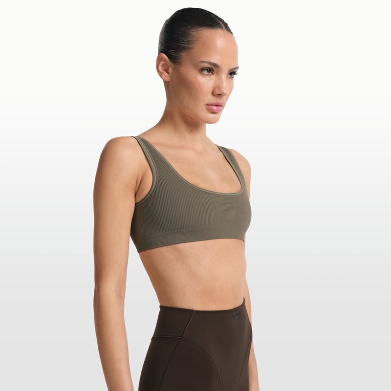 NikeSKIMS Ribbed Seamless IU8300-279 03