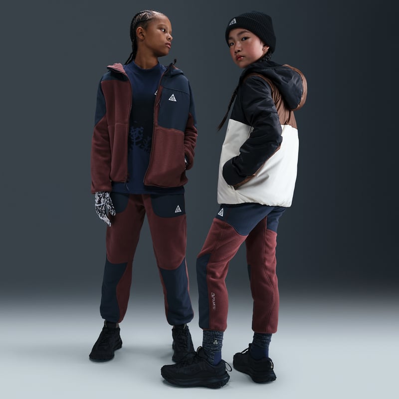 Nike ACG "Wolf Tree" Polartec Bukse "Red Sepia & Thunder Blue" | Barn | | 01 | SPORTSHOWROOM