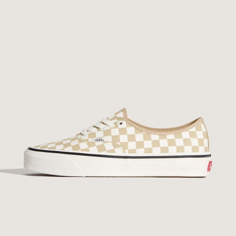Vans Premium Authentic VN000EBND7E 01
