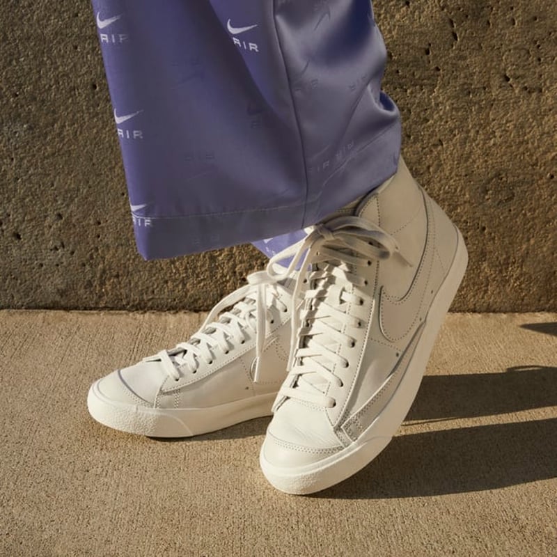 Nike Blazer Mid Premium DQ7572-001 02
