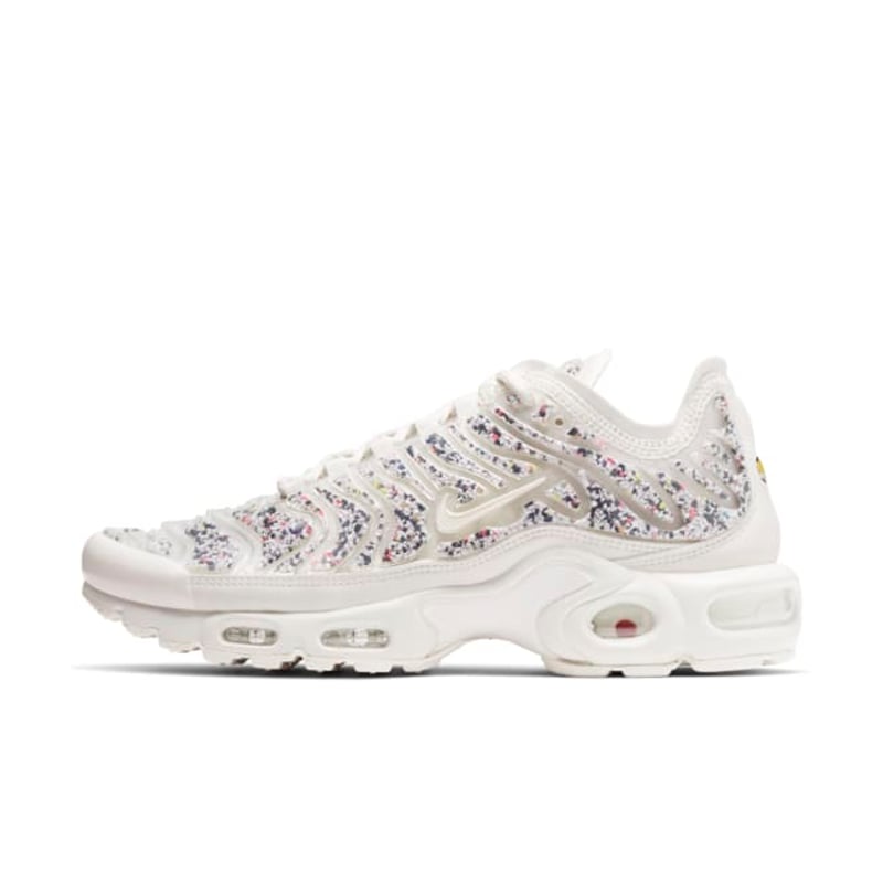 Nike Air Max Plus AR0970-002 01