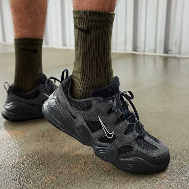 Nike Tech Hera FJ9532-001 02