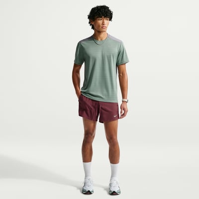 Nike Stride Dri-FIT 5" 2-in-1 Shorts "Light Boulder" | Herren | Laufen | 01 | SPORTSHOWROOM