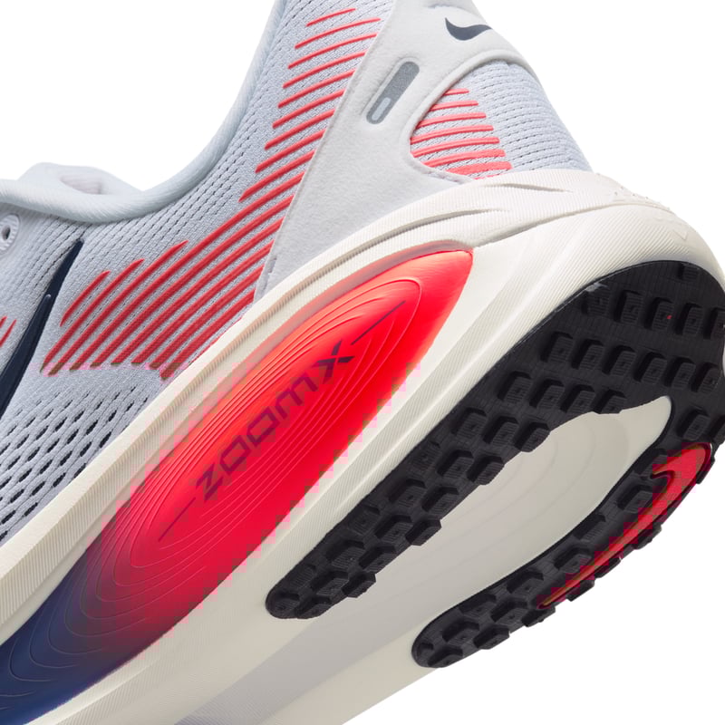 Nike Vomero Plus IR2984-100 08