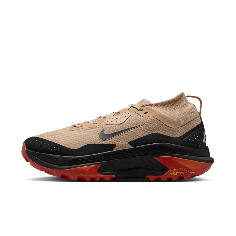 Nike ACG Zegama GORE-TEX terrengløpesko "Linen & Light Crimson" | Herre | Utendørs | 01 | SPORTSHOWROOM