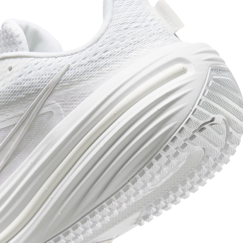 Nike Winflo 12 Laufschuhe "White & Summit White" | Damen | Laufen | 08 | SPORTSHOWROOM