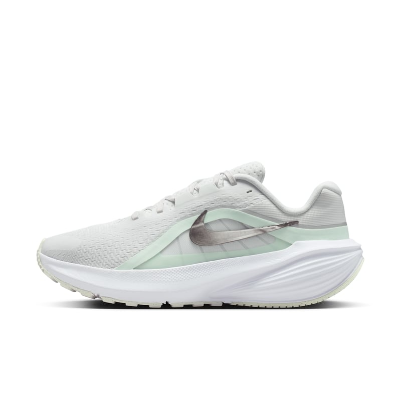 Nike Downshifter 14 löparskor "Off-White & Barely Green" | Kvinnor | Löpning | 01 | SPORTSHOWROOM