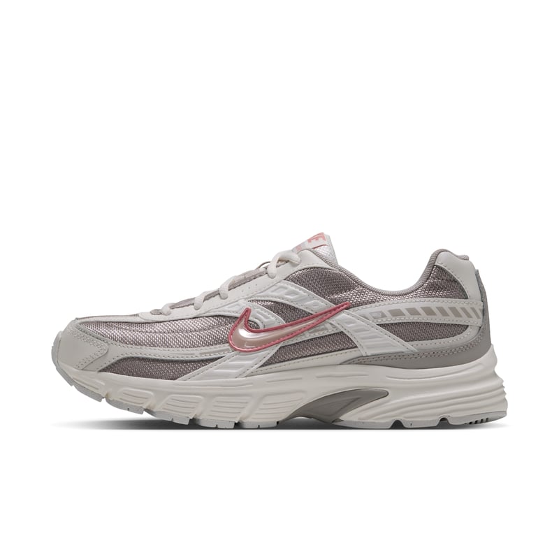 Nike Initiator Sneaker "Phantom & Rust Pink" | Damen | Sportstyle | 01 | SPORTSHOWROOM