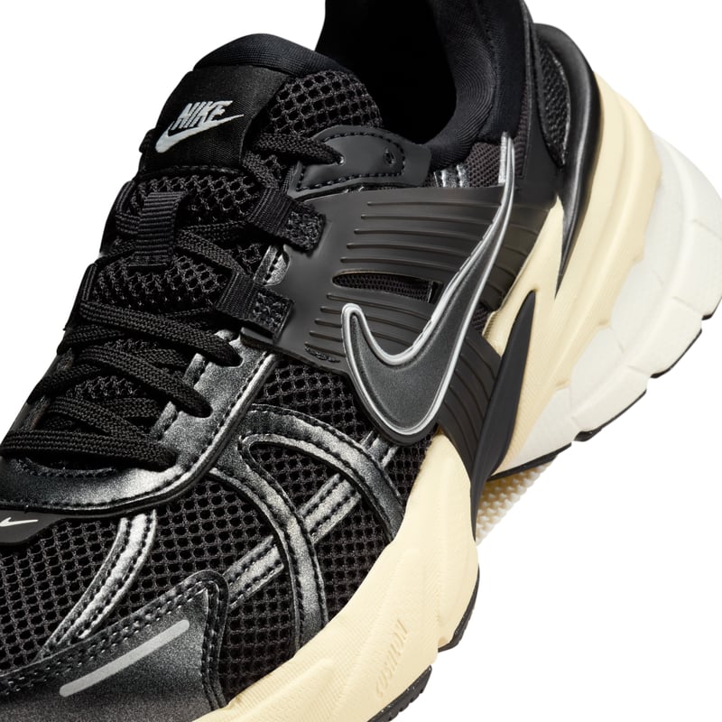 Nike V2K Run FD0736-012 07
