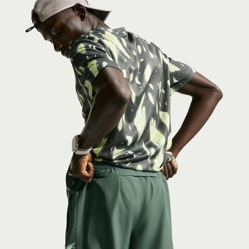 Pantalones cortos Nike Miler Dri-FIT Brief-Lined "Camo Green & Light Lemon Twist" | Hombre | Correr | 03 | SPORTSHOWROOM