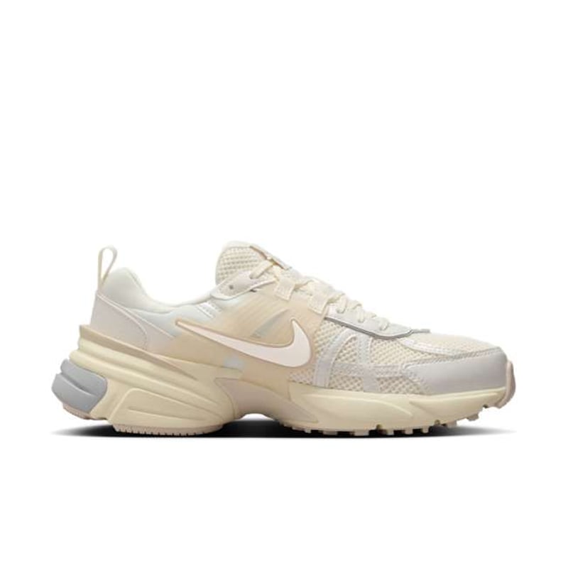 Nike V2K Run HQ1512-110 03