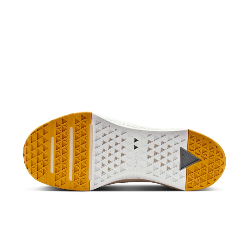 Buty treningowe Nike Metcon 10 "Light Khaki & Gold Leaf" | Mezczyzni | Trening | 02 | SPORTSHOWROOM