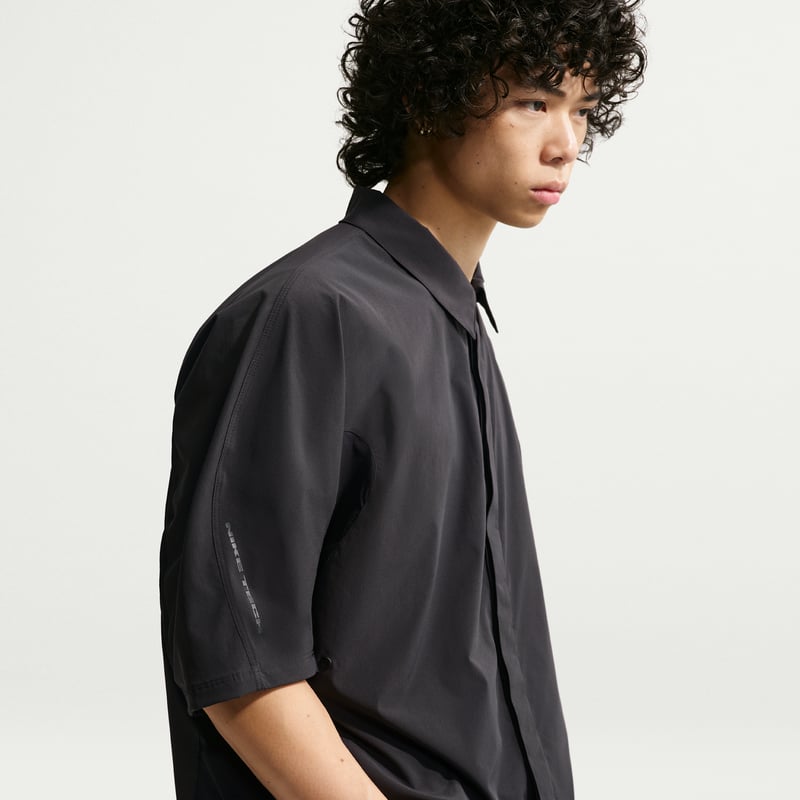 Koszulka Nike Tech Helios Dri-FIT "Black" | Mezczyzni | Sportstyle | 02 | SPORTSHOWROOM
