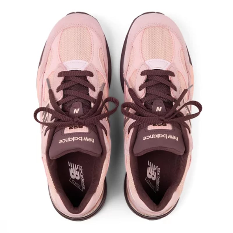 New Balance 992 Made in USA sneakerit "Pink Chalk & Cherry Leather" | Miehet & Naiset | Sportstyle | 01 | SPORTSHOWROOM