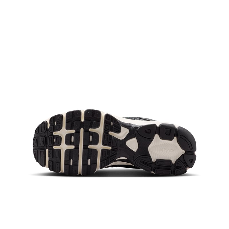 Nike Air Max Moto 2K IQ9430-001 02