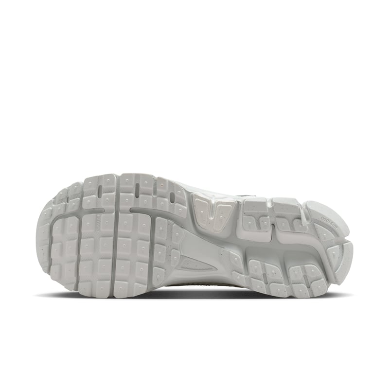 Nike Zoom Vomero 5 IB8929-001 02