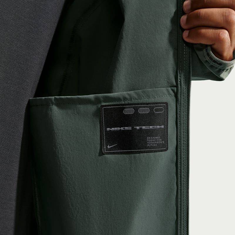 Kurtka Nike Tech Helios Dri-FIT Shell "Camo Green & Black" | Mezczyzni | | 06 | SPORTSHOWROOM