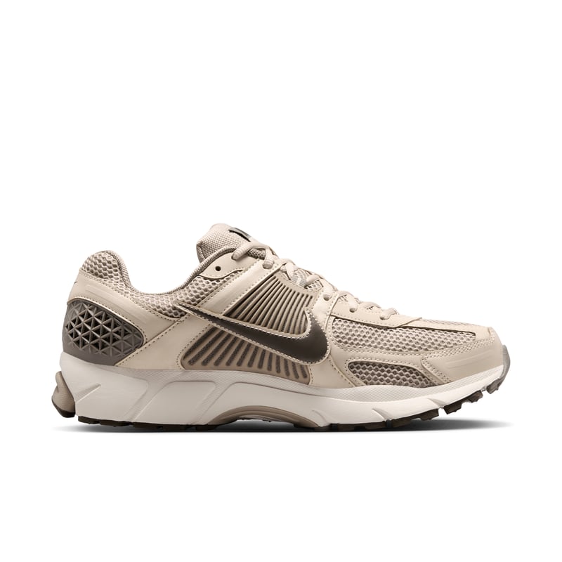 Nike Zoom Vomero 5 trainers "Desert Khaki & Classic Olive" | Men | SportStyle | 02 | SPORTSHOWROOM