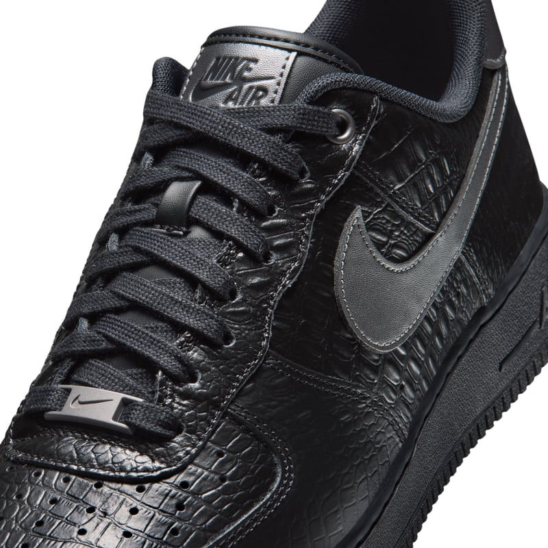 Nike Air Force 1 '07 ‘Crocodile’ Sneaker "Black & Metallic Dark Grey" | Herren | Sportstyle | 07 | SPORTSHOWROOM