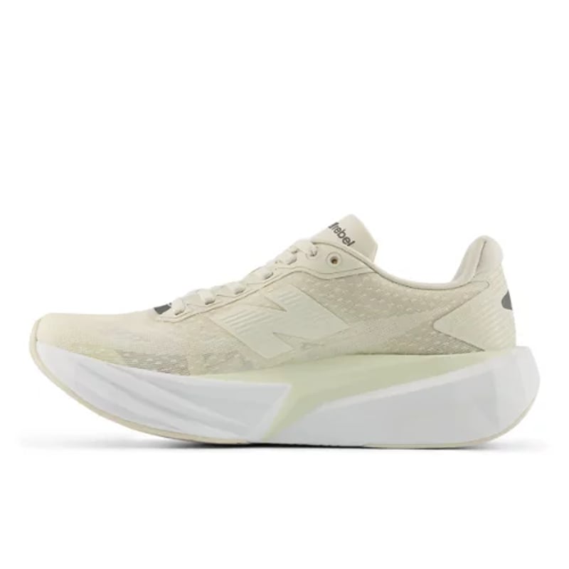 Tekaški copati New Balance FuelCell Rebel v5 "Angora & Linen" | Ženske | Tek | 01 | SPORTSHOWROOM