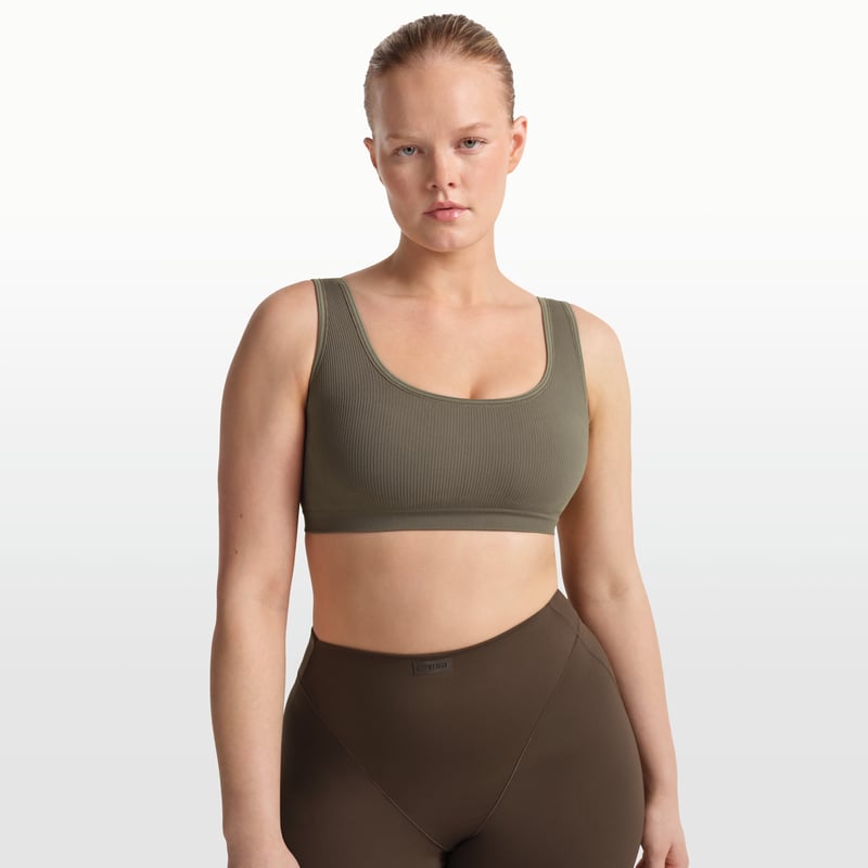 NikeSKIMS Ribbed Seamless IU8302-279 01