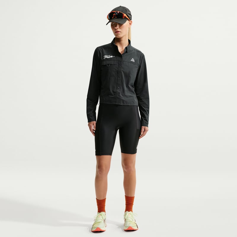 Nike ACG "Aireez" Button-Up Graphic Top "Dark Smoke Grey" | Dames | Outdoor | 04 | SPORTSHOWROOM