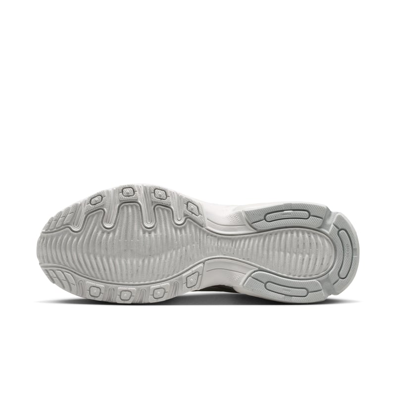 Nike Air Max Fire runners "Summit White & Black" | Women | Sportstyle | 02 | SPORTSHOWROOM
