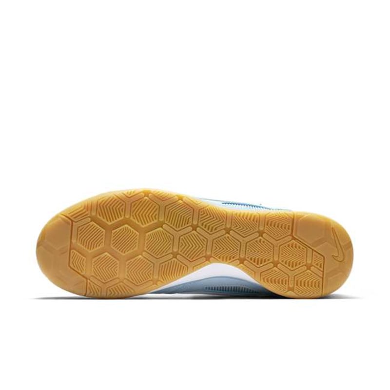 Nike SB Gato x Supreme AR9821-400 02