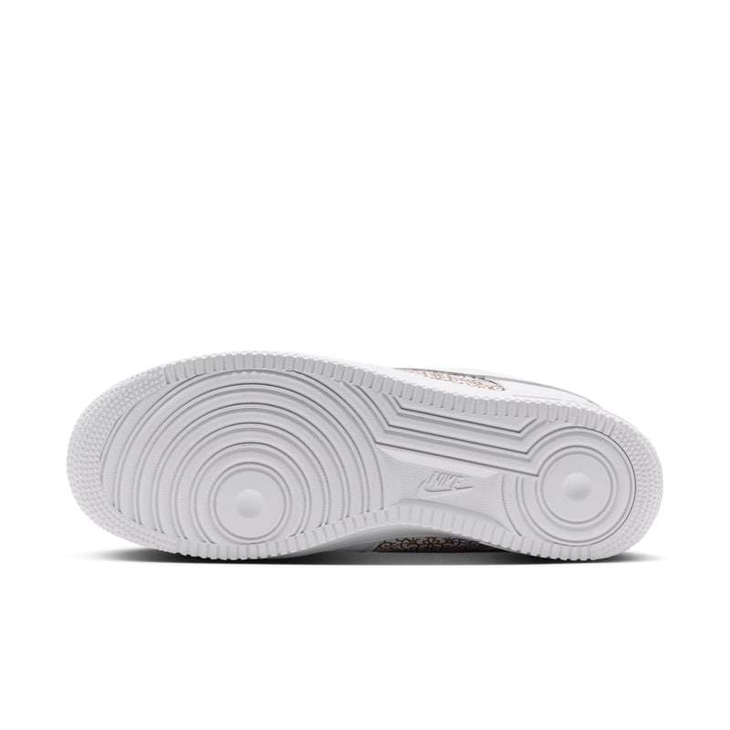 Nike Air Force 1 '07 LV8 Sneaker "Family Reunion" | Herren | Sportstyle | 02 | SPORTSHOWROOM