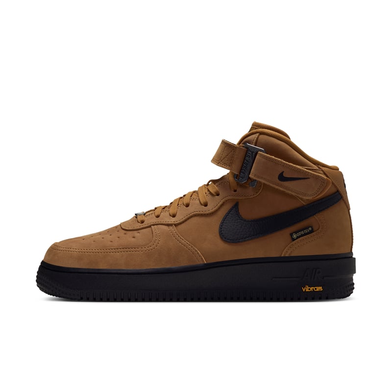 Superge Nike Air Force 1 Mid '07 GORE-TEX Vibram "Wheat & Black" | Moški | Sportstyle | 01 | SPORTSHOWROOM