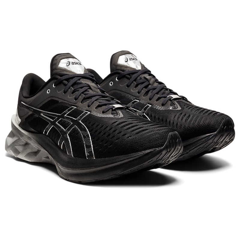 ASICS Novablast 1011B157-001 02