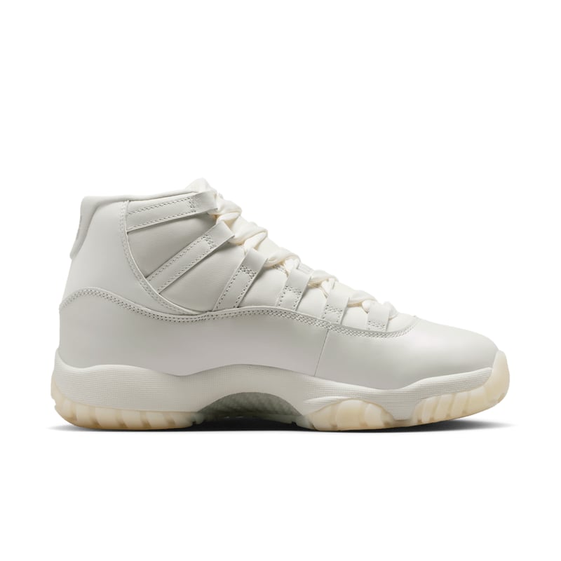 Jordan 11 Retro AR0715-110 03