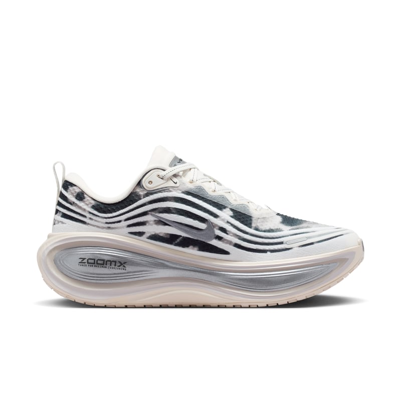 Nike Vomero Plus SE IH2091-002 03