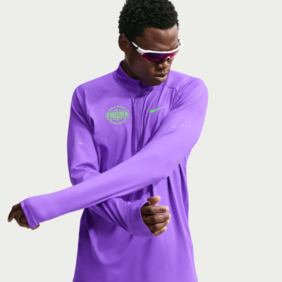 Nike Stride Dri-FIT 1/2-Zip Top "Action Grape & Green Strike" | Herren | Laufen | 01 | SPORTSHOWROOM