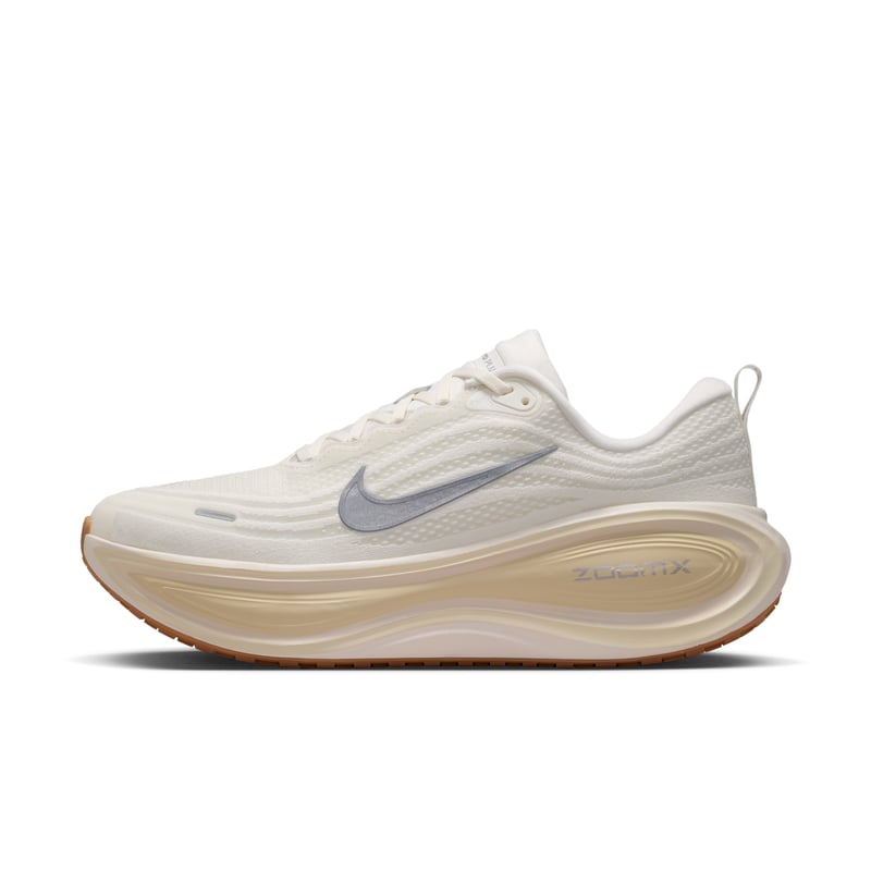 Nike Vomero Plus runners "Sail & Coconut Milk" | Men | Running | 00 | SPORTSHOWROOM