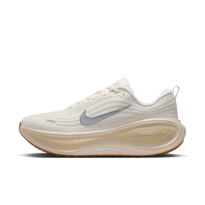 Nike Vomero Plus runners "Sail & Coconut Milk" | Men | Running | 00 | SPORTSHOWROOM