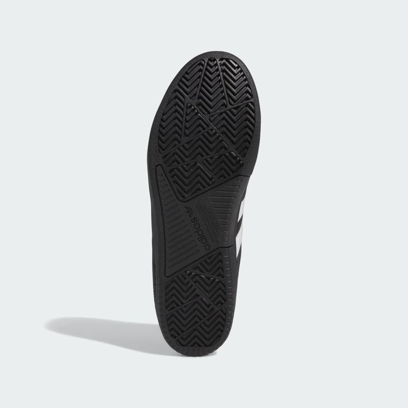 adidas Tyshawn Low IE3124 03