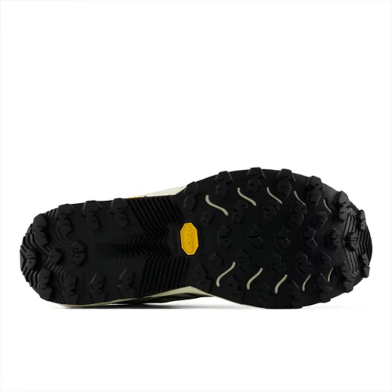 Tekaški copati New Balance FuelCell Rebel Trail "Angora & Black" | Moški | Tek | 03 | SPORTSHOWROOM