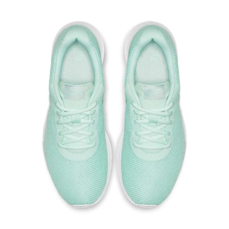 Nike Tanjun AV8372-300 04
