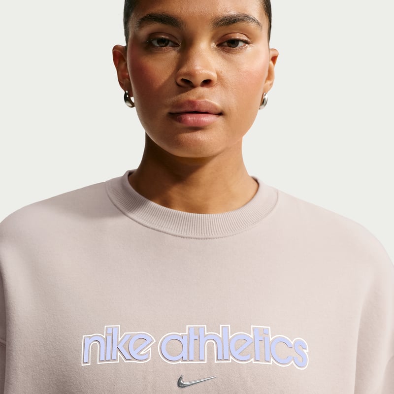 Nike Studio Fleece Medium Weight Oversized Crew Genser "Cream II" | Dame | | 02 | SPORTSHOWROOM
