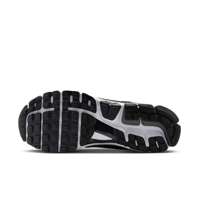 Nike Zoom Vomero 5 IF6211-700 02