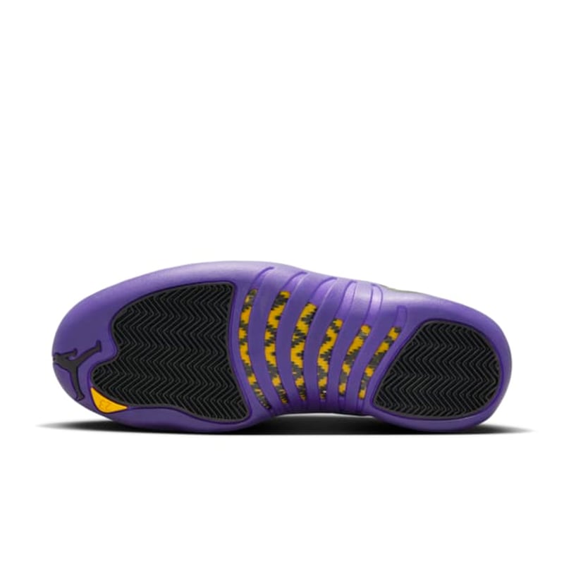 Jordan 12 Retro CT8013-057 02