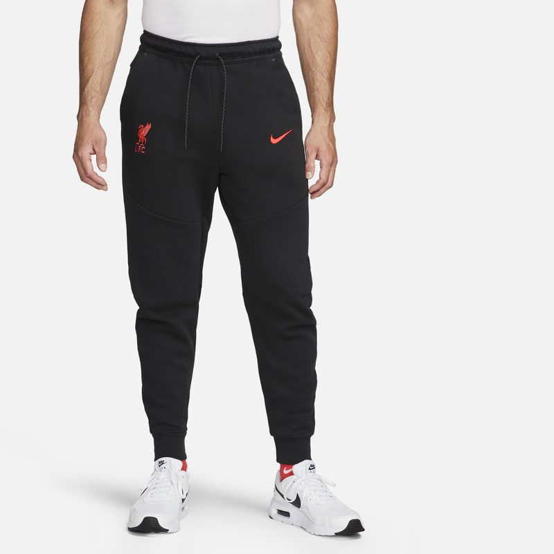 Nike Liverpool Tech Fleece | DN3090-010 | 90 FTBL