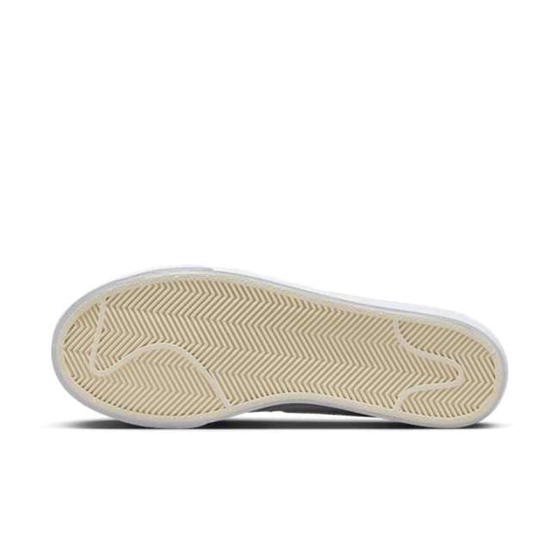 Nike Blazer Low Platform DQ7571-101 03