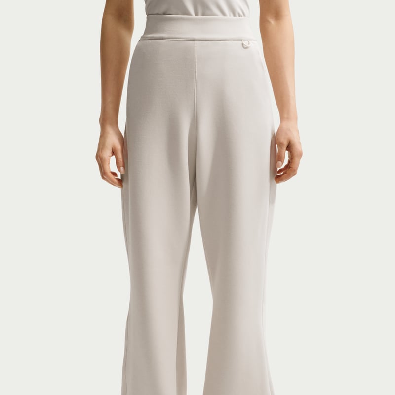 Nike 24.7 ImpossiblySoft Dri-FIT Flared HQ8607-104 02