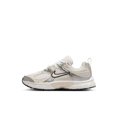 Nike V5 RNR HQ6412-102