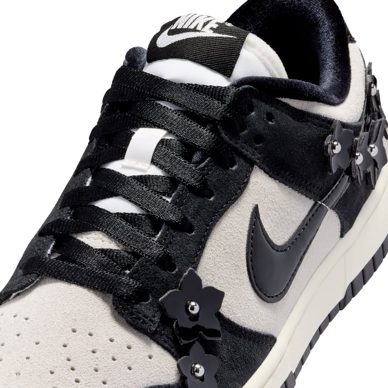Sneakersy Nike Dunk Low SE ‘Florette’ "Black & Sail" | Kobiety | Sportstyle | 07 | SPORTSHOWROOM