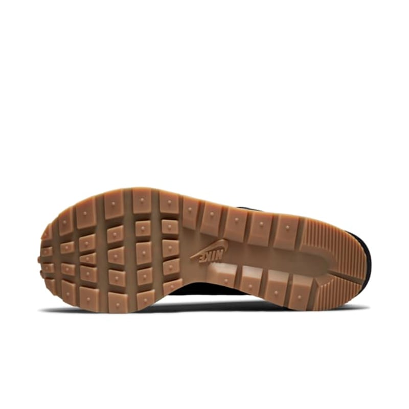 Nike VaporWaffle x sacai DD1875-001 02