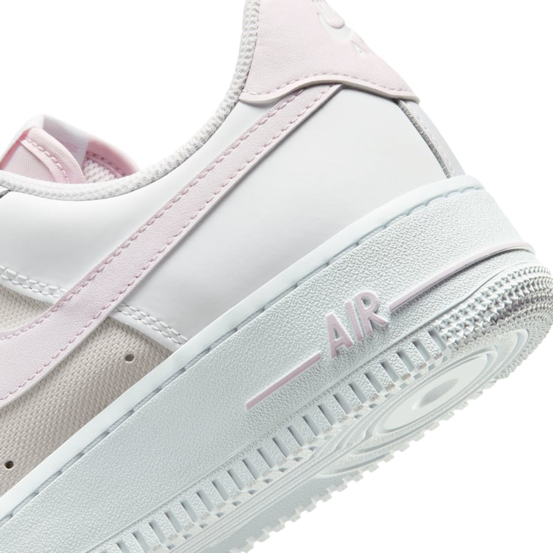 Nike Air Force 1 '07 SE Sneaker "White & Bleached Lilac" | Damen | Sportstyle | 08 | SPORTSHOWROOM